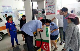 海东市监局开展加油机加气机计量专项监督检查