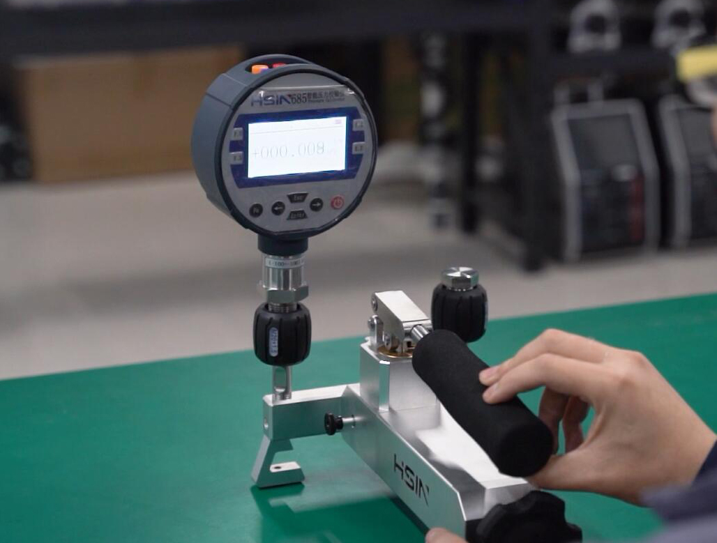 湖南润坤检测选择2024澳门原料网合作压力表检定装置