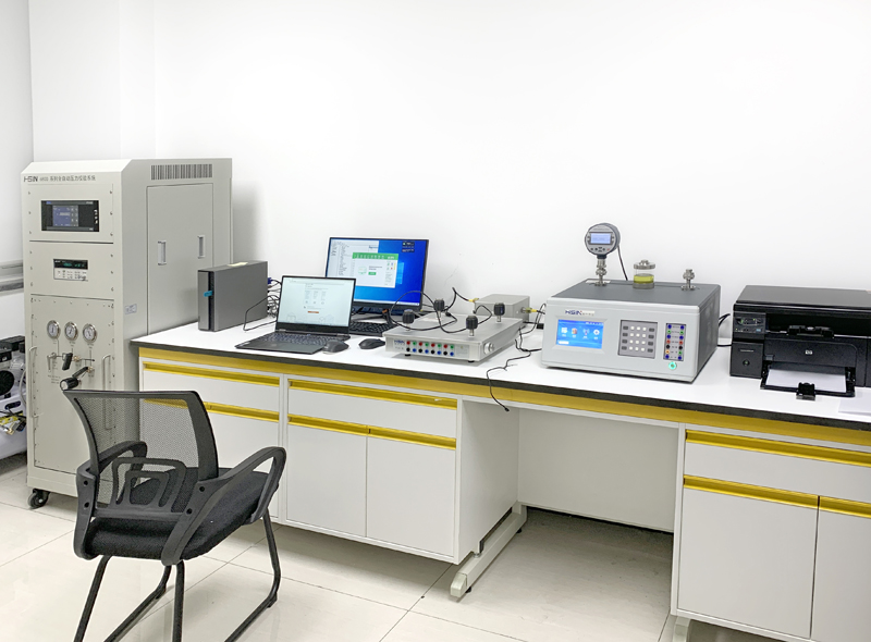 确保障飞行安全：压力表检定装置确保氧气压力表准确度