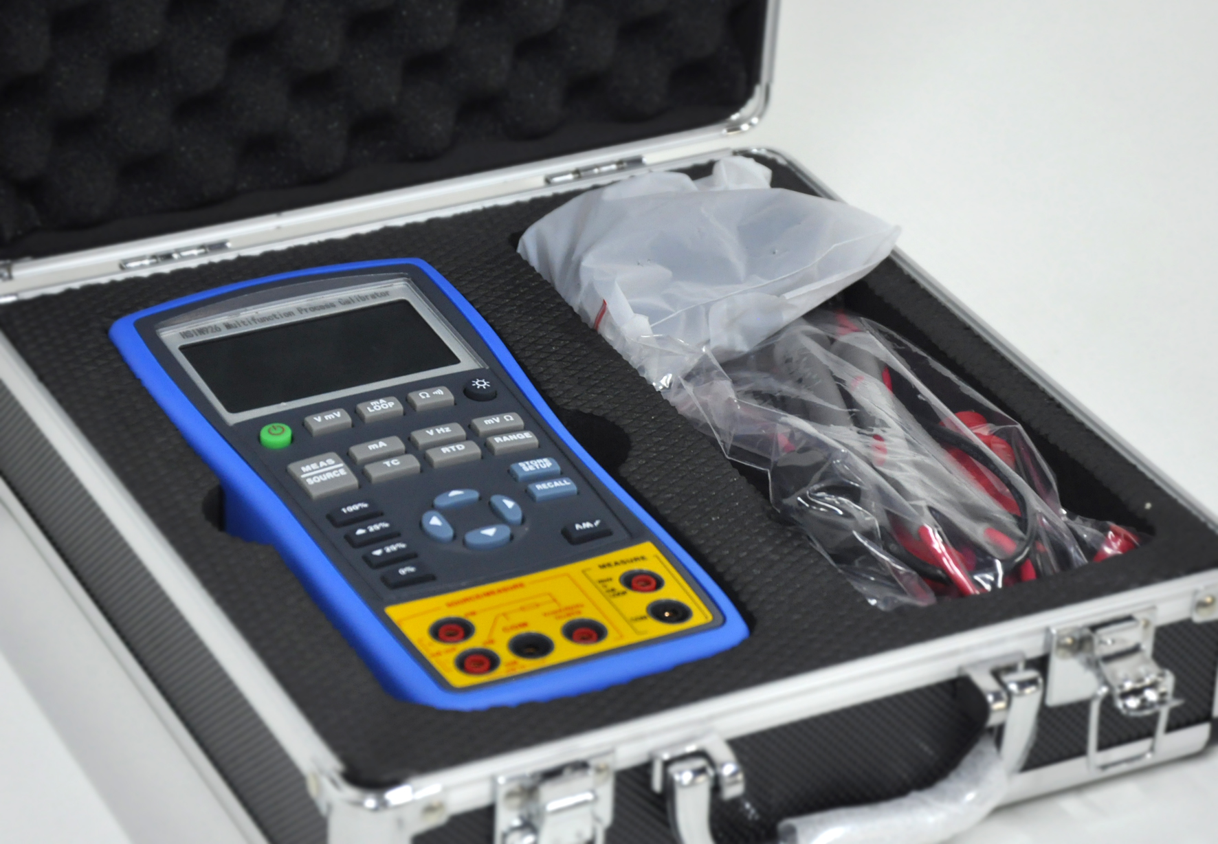 热电偶校验仪与热电偶检定系统：确保温度测量的准确可靠