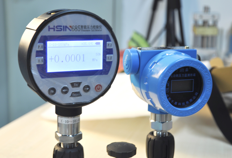 智能数字压力校验仪：确保压力计量准确性