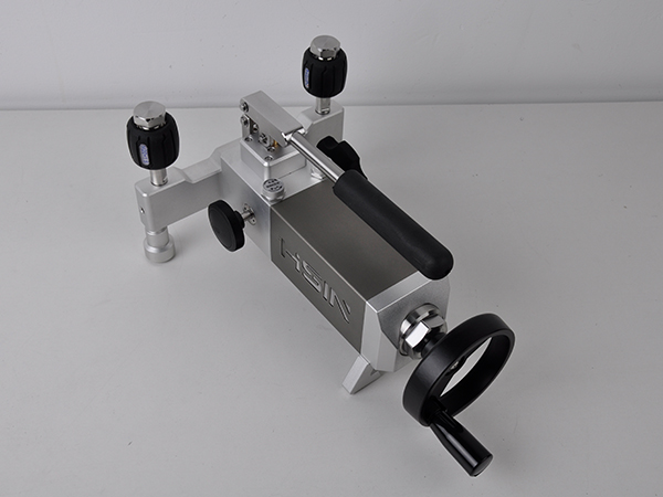 获贵溪电厂青睐！HSIN615便携式液压压力泵赋能电力校验