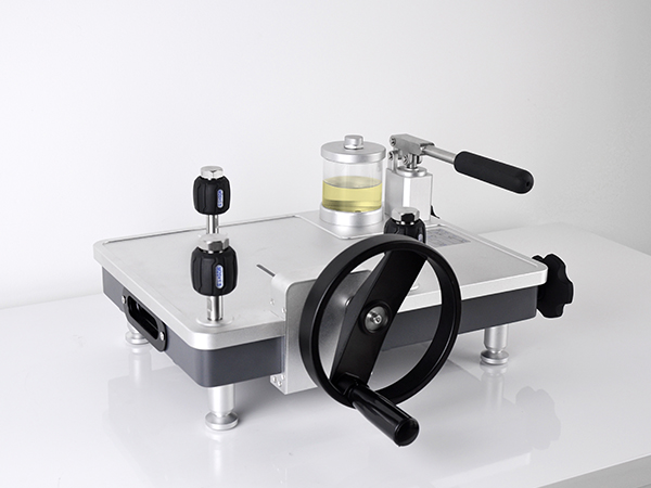 HSIN611台式水压泵助力康布尔公司高效赋能